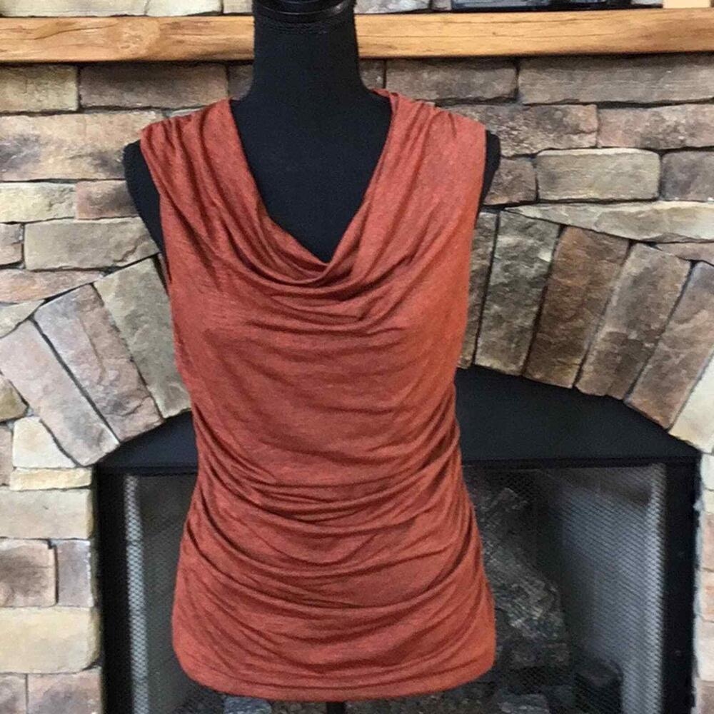 NEW DIRECTION sleeveless scoop neck pullover top size small